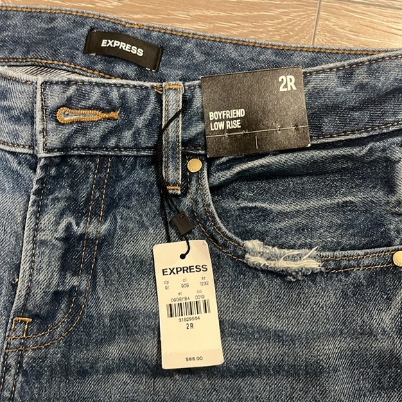 Express Boyfriend Low Rise, Medium Wash Jeans - Picture 4 of 5